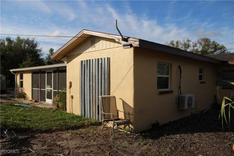 679 Canal Dr, North Fort Myers FL - photo 8 of 35