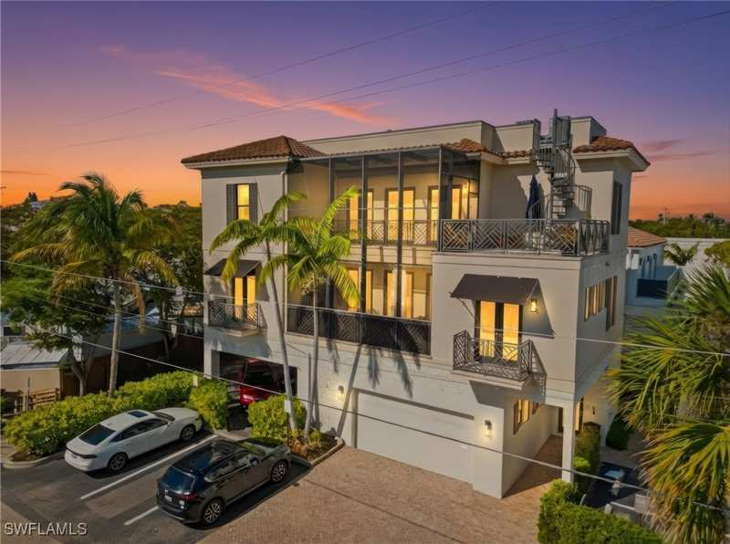 3 bedroom Condominium at 340 12th Ave S 6, La Galleria, Naples — photo 1