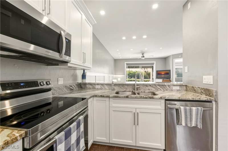2 bedroom Condominium at 230 Newport Dr 602, Sunset Cay Villas, Naples — photo 1