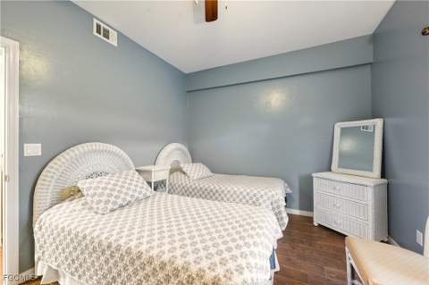 230 Newport Dr 602, Naples FL - photo 24 of 36