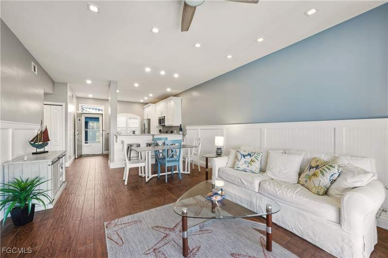 2 bedroom Condominium at 230 Newport Dr 602, Sunset Cay Villas, Naples — photo 3