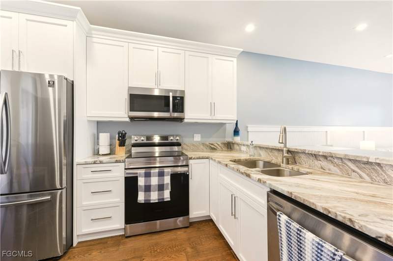 2 bedroom Condominium at 230 Newport Dr 602, Sunset Cay Villas, Naples — photo 4