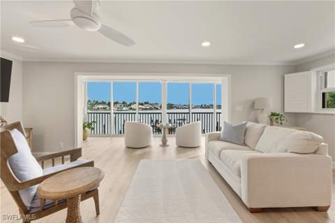 222 Harbour DR 218, Naples FL - photo 16 of 33