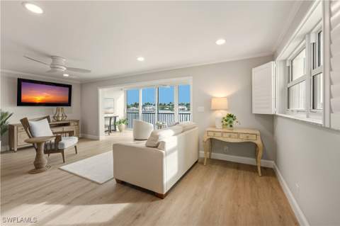 222 Harbour DR 218, Naples FL - photo 17 of 33