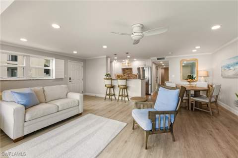 222 Harbour DR 218, Naples FL - photo 23 of 33