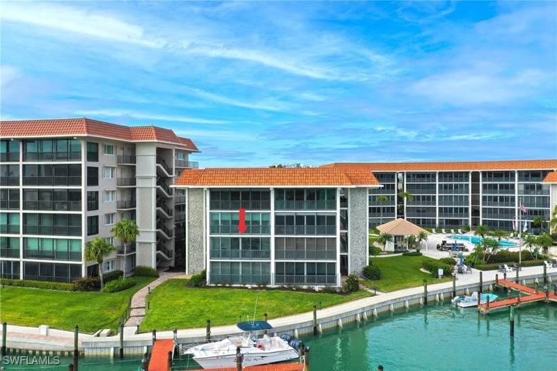 2 bedroom Condominium at 222 Harbour DR 218, COMMODORE CLUB, Naples — photo 4