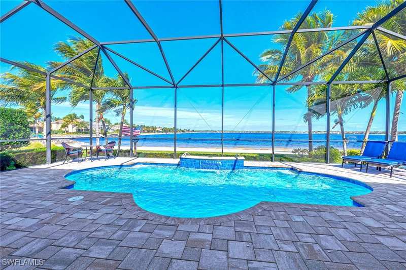 5 bedroom SingleFamilyResidence at 9087 Breakwater Dr, South Shore Estates, Naples — photo 1