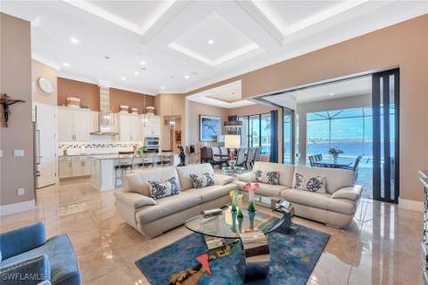 9087 Breakwater Dr, Naples FL - photo 10 of 50