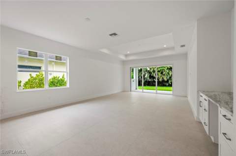 2548 Linda Dr, Naples FL - photo 10 of 15