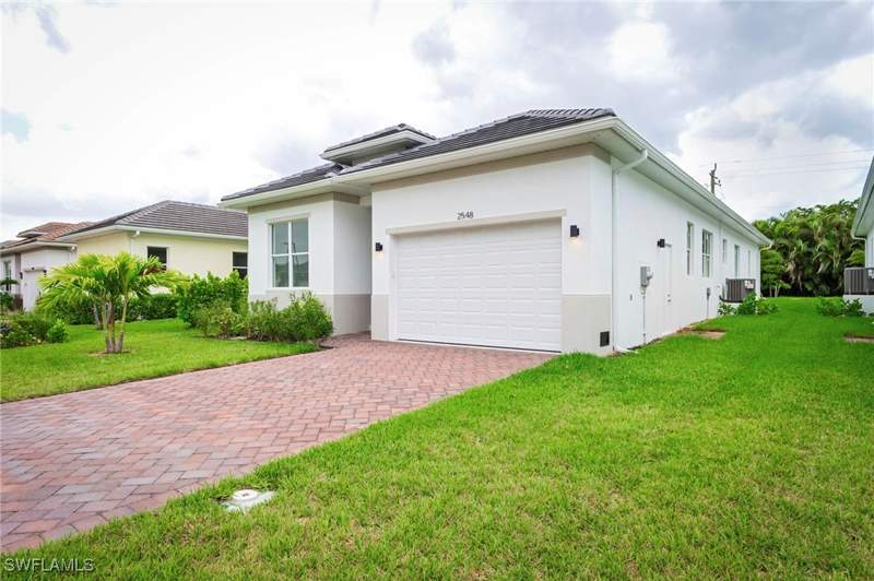 4 bedroom SingleFamilyResidence at 2548 Linda Dr, Linda Park, Naples — photo 2