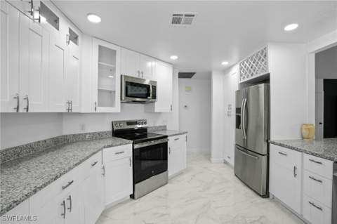3141 Carriage Cir, Naples FL - photo 15 of 33