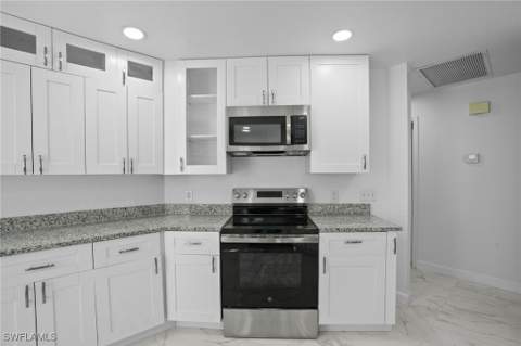 3141 Carriage Cir, Naples FL - photo 17 of 33
