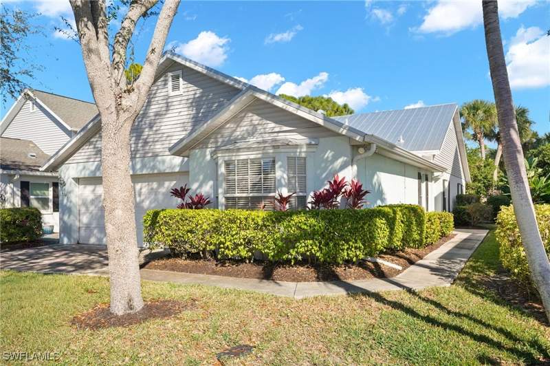 3 bedroom SingleFamilyResidence at 3141 Carriage Cir, Carriage Circle Of Naples, Naples — photo 2