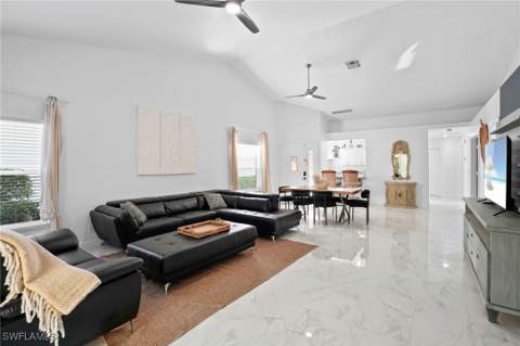 3141 Carriage Cir, Naples FL - photo 21 of 33