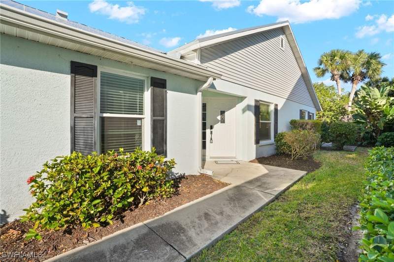 3 bedroom SingleFamilyResidence at 3141 Carriage Cir, Carriage Circle Of Naples, Naples — photo 4