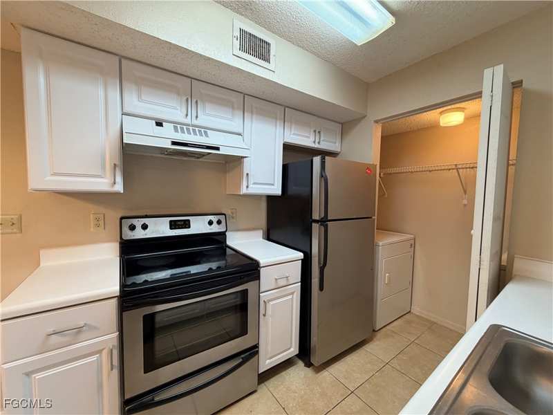 1 bedroom Condominium at 12561 Equestrian Cir 804, Venetian Palms, Fort Myers — photo 1