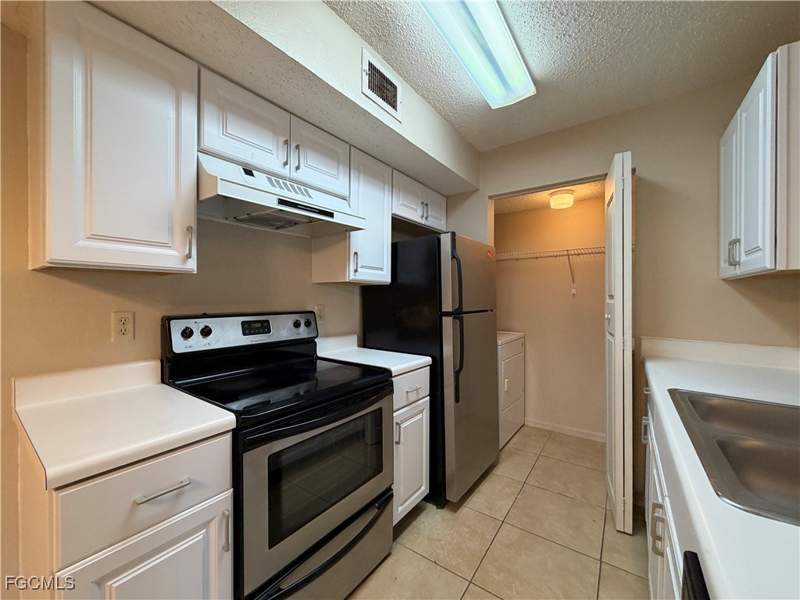 1 bedroom Condominium at 12561 Equestrian Cir 804, Venetian Palms, Fort Myers — photo 5