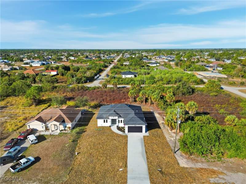 3 bedroom SingleFamilyResidence at 3204 Sunshine Blvd S, Lehigh Acres, Lehigh Acres — photo 4