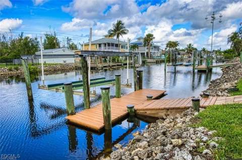 5471 Harborage Dr, Fort Myers FL - photo 11 of 50