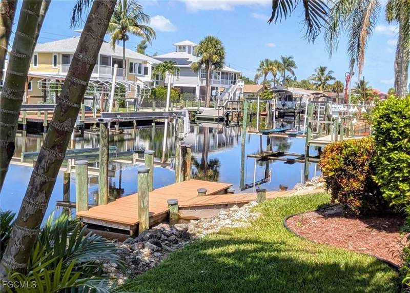 4 bedroom SingleFamilyResidence at 5471 Harborage Dr, Harborage, Fort Myers — photo 4