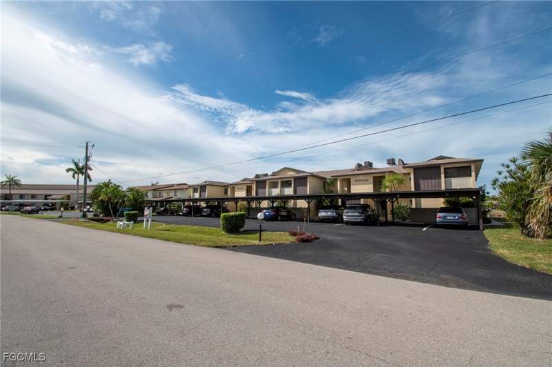 2 bedroom Condominium at 3612 SE 12th Ave 1, Cape Coral, Cape Coral — photo 2