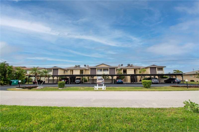 2 bedroom Condominium at 3612 SE 12th Ave 1, Cape Coral, Cape Coral — photo 3