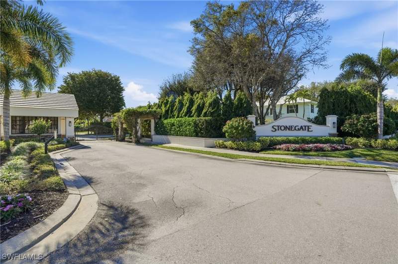 4 bedroom SingleFamilyResidence at 7395 Stonegate Dr, Stonegate At Crossings, Naples — photo 4