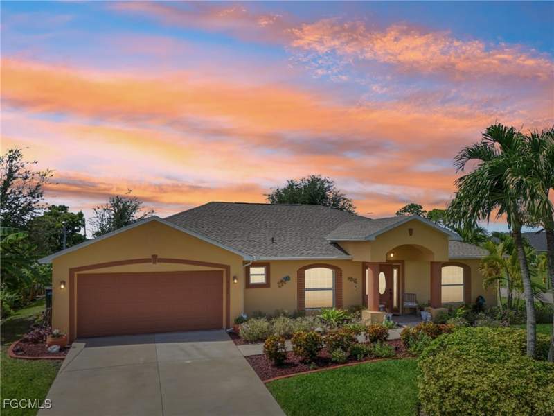 3 bedroom SingleFamilyResidence at 2322 SW 17th St, Cape Coral, Cape Coral — photo 2