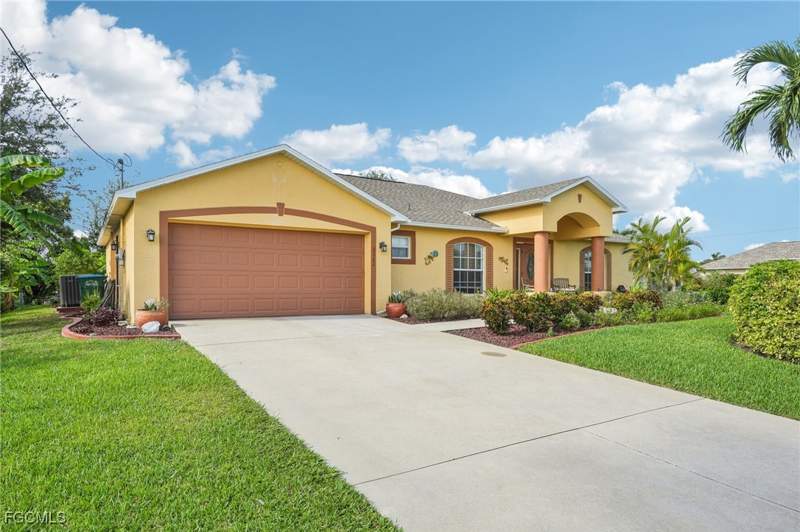 3 bedroom SingleFamilyResidence at 2322 SW 17th St, Cape Coral, Cape Coral — photo 4