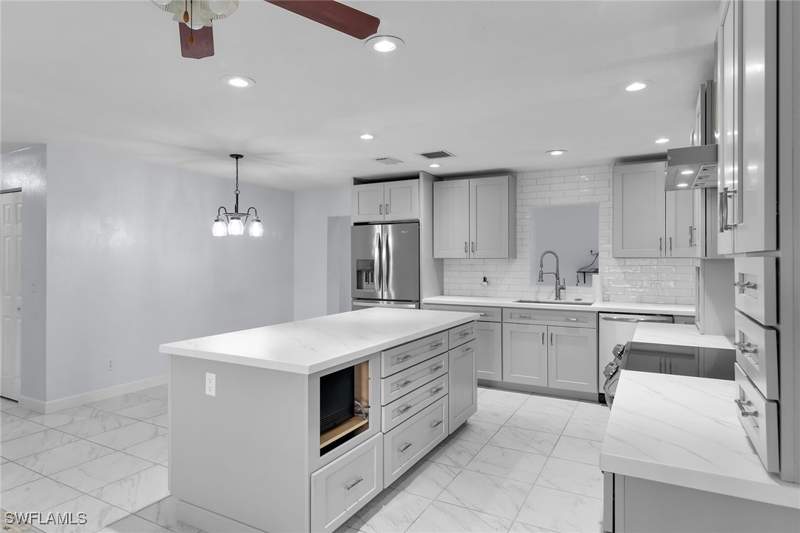 3 bedroom SingleFamilyResidence at 4502 22nd Pl SW, Golden Gate City, Naples — photo 5
