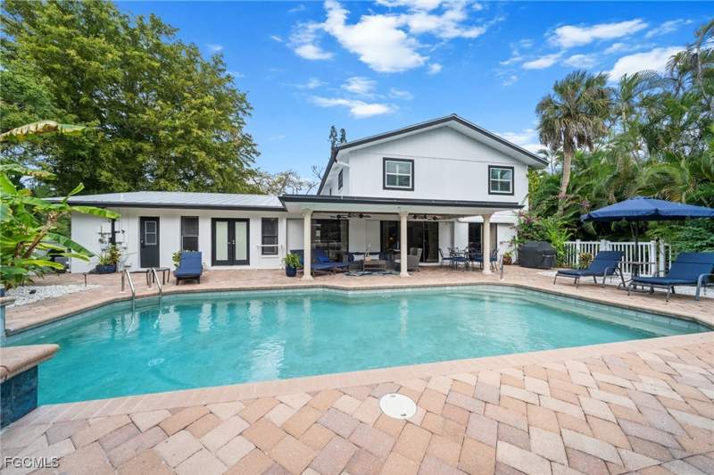 5 bedroom SingleFamilyResidence at 1030 Aqua Ln, Whiskey Creek, Fort Myers — photo 4
