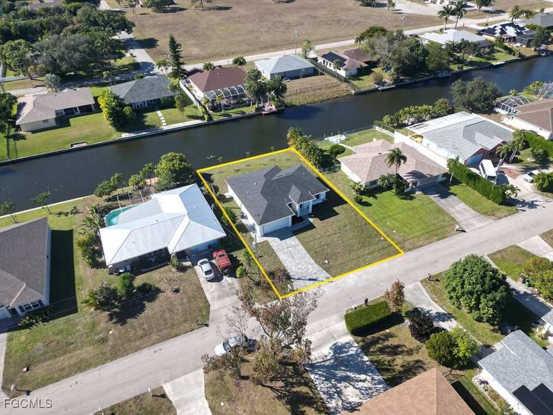 3 bedroom SingleFamilyResidence at 34 SE 23rd Pl, Cape Coral, Cape Coral — photo 1