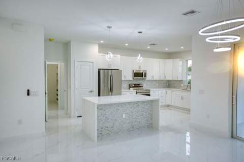 34 SE 23rd Pl, Cape Coral FL - photo 6 of 13