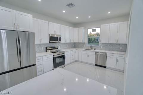 34 SE 23rd Pl, Cape Coral FL - photo 7 of 13