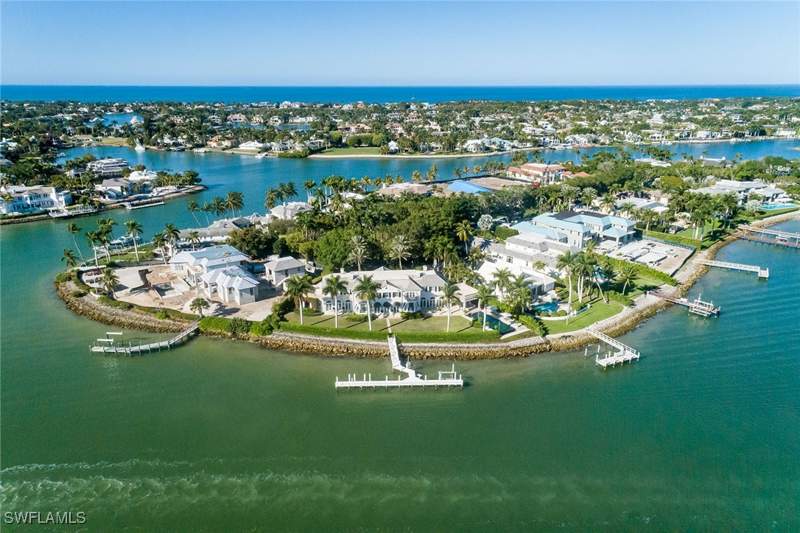 6 bedroom SingleFamilyResidence at 1975 Galleon Dr, Port Royal, Naples — photo 2