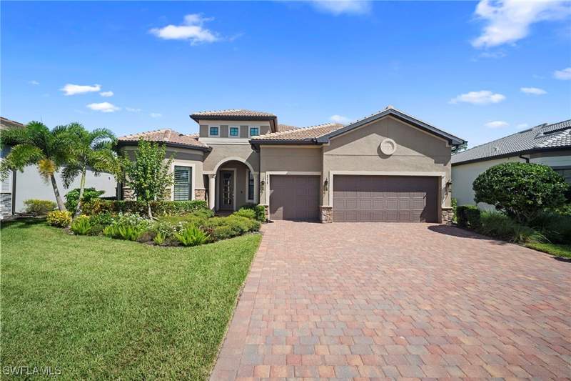 3 bedroom SingleFamilyResidence at 9774 Everglades Dr, Greyhawk At Golf Club Of The Everglades, Naples — photo 2