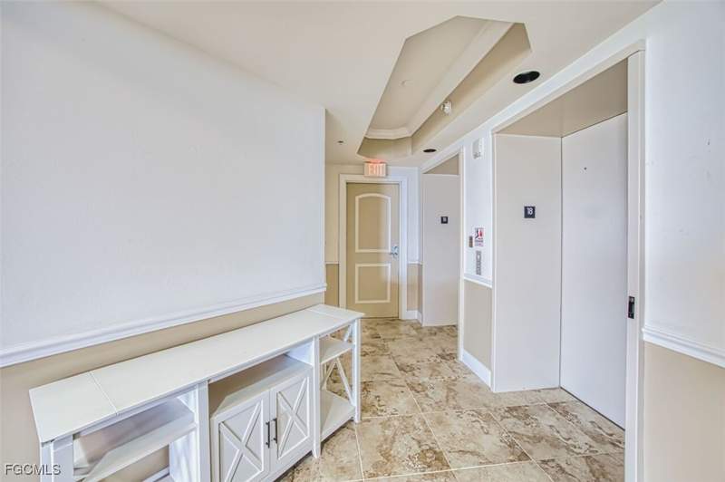 2 bedroom Condominium at 2090 W First St 1810, High Point Place, Fort Myers — photo 5