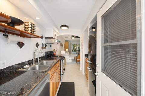 72 7th St S 206, Naples FL - photo 14 of 38