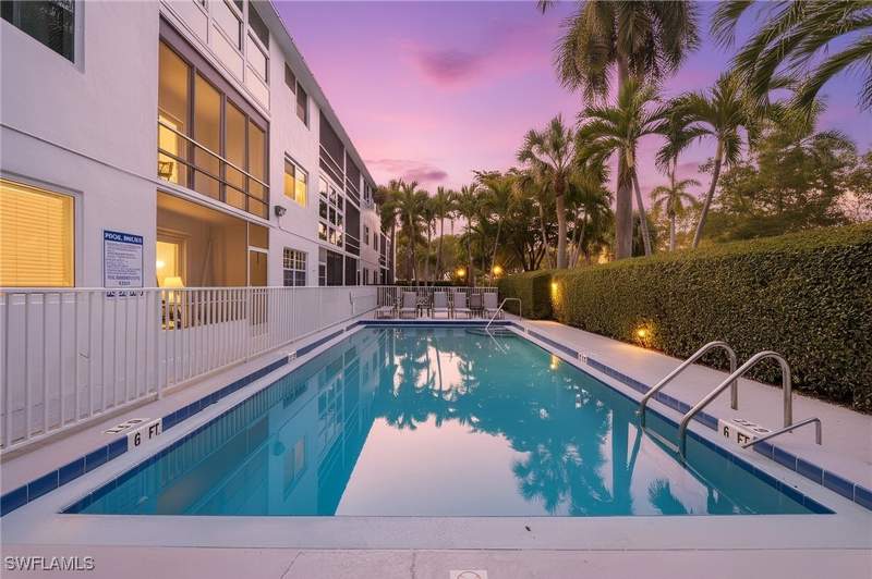 1 bedroom Condominium at 72 7th St S 206, Park Terrace, Naples — photo 2