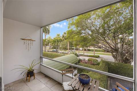 72 7th St S 206, Naples FL - photo 20 of 38
