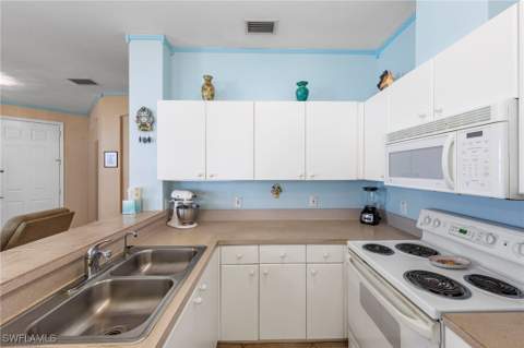 9410 Village View Blvd, Bonita Springs FL - photo 10 of 50
