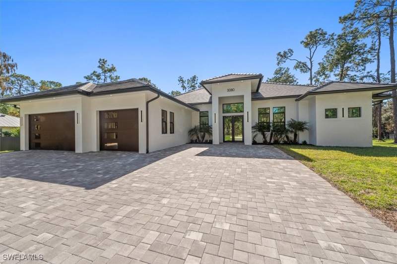 4 bedroom SingleFamilyResidence at 5080 Hickory Wood Dr, Logan Woods, Naples — photo 2