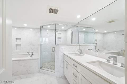 5601 Turtle Bay Dr 803, Naples FL - photo 10 of 23