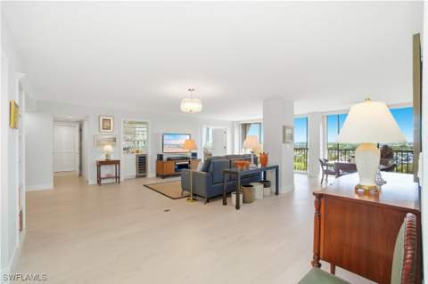 5601 Turtle Bay Dr 803, Naples FL - photo 14 of 23