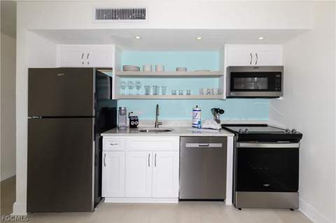 2255 W Gulf Dr 121, Sanibel FL - photo 8 of 29