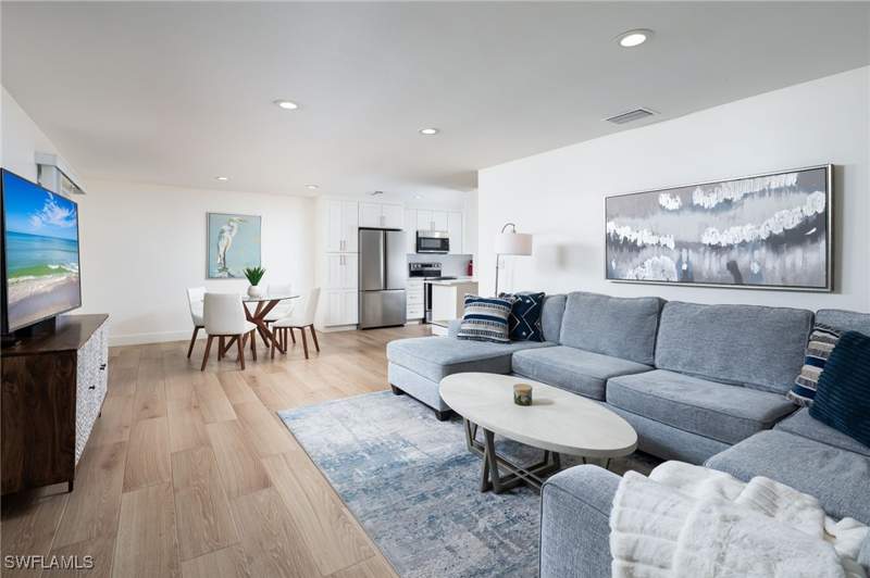 2 bedroom Condominium at 1595 Curlew Ave 4, Granada, Naples — photo 5