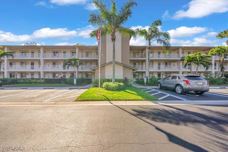 2 bedroom Condominium at 7320 Glenmoor Ln 2304, Country Glen, Naples — photo 1