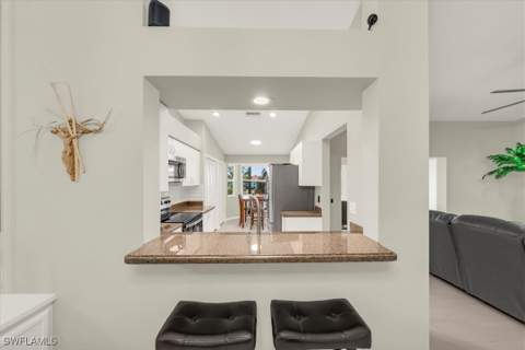 7320 Glenmoor Ln 2304, Naples FL - photo 7 of 50