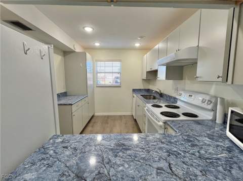 1356 Myerlee Country Club Blvd 2, Fort Myers FL - photo 11 of 47