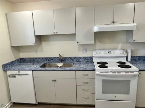 1356 Myerlee Country Club Blvd 2, Fort Myers FL - photo 13 of 47